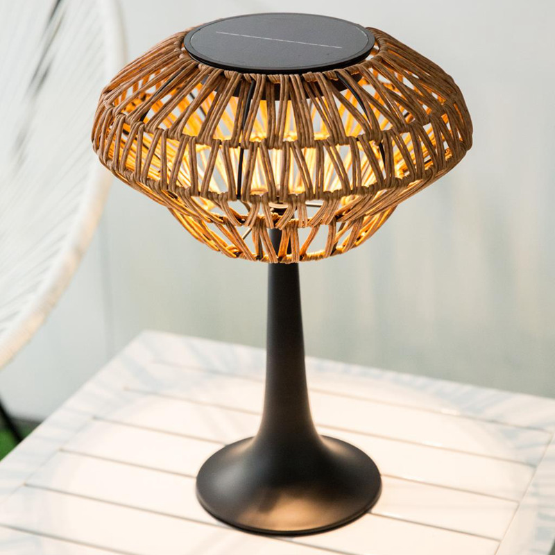 Classic Design PE Rattan Table Lamp