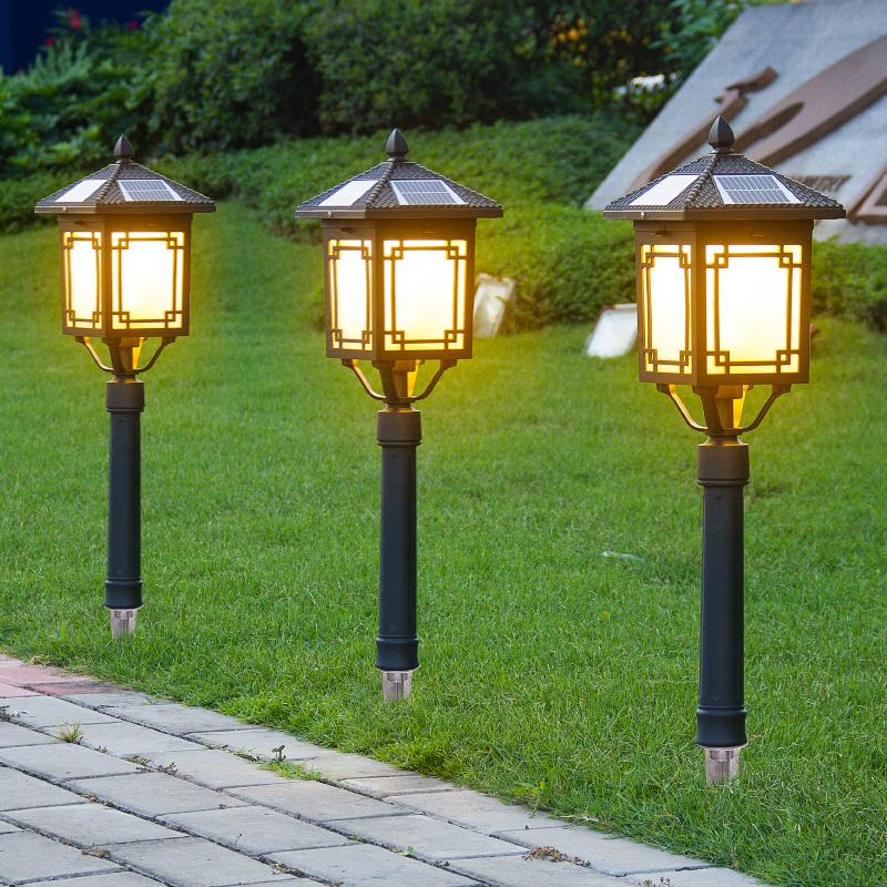 Lampu Rumput Luaran